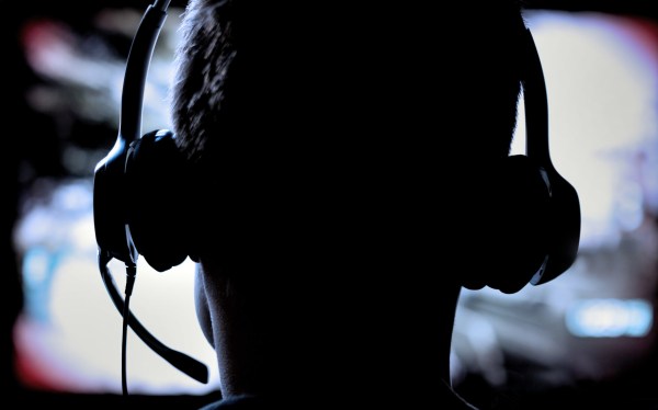 Scammer Network Recruits Penniless Gamer Army