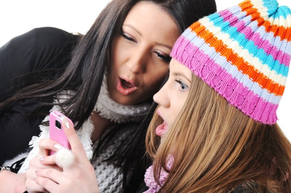 Phishers Hook Facebook Users via SMS