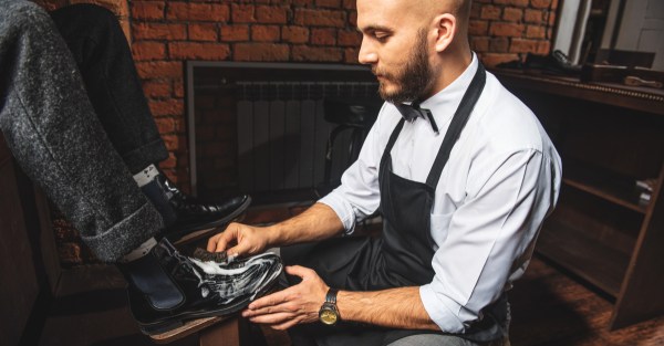 Good Twitter Samaritans accidentally prevent shoeshine scam