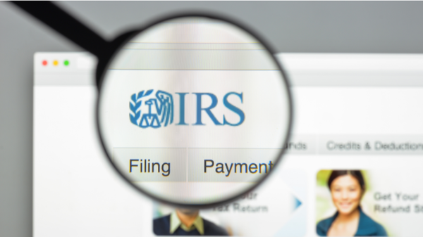 how to spot a tax scammer