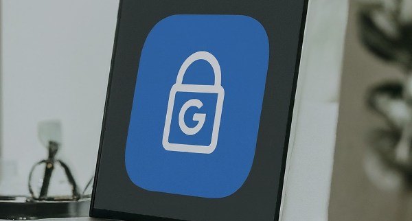 Threat actor impersonates Google via fake ad for Authenticator